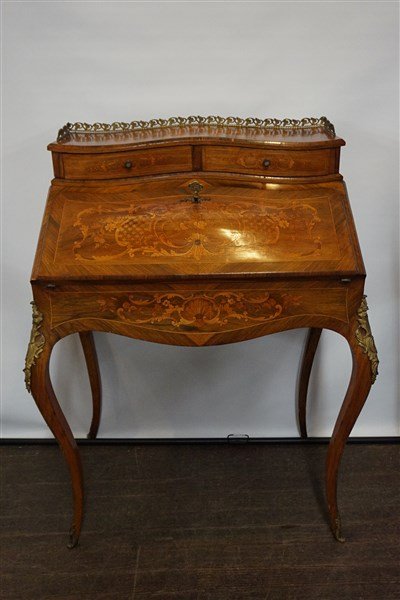 Louis XV French  Marquetry Lady's Desk (1 of 10)