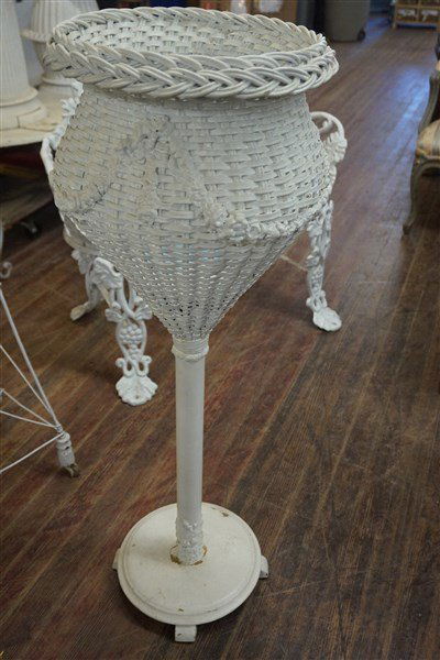 Antique Wicker Fern Stand (1 of 2)