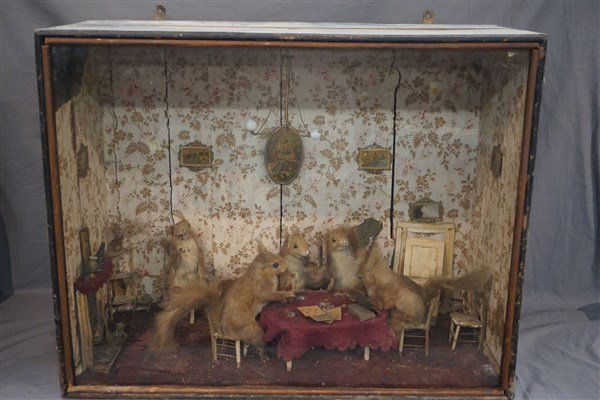 Large Victorian Diorama Squirrels Playing Cards (1 of 10)