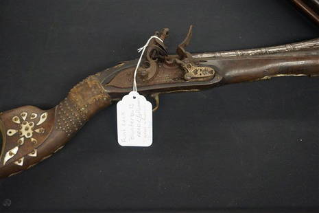 Early Flintlock Blunderbuss: An early flintlock blunderbuss. Arabic/Ottaman.9" Barrel to touch hole1 3/4" muzzle