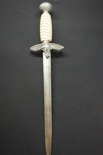 WW2 German Dagger (1 of 3)