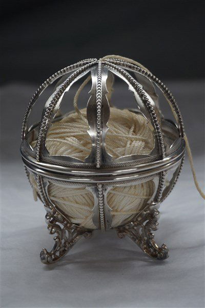 Howard & Co. New York Sterling Silver String Holder (1 of 3)