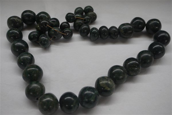 Dark Green Natural Jade Necklace (1 of 5)