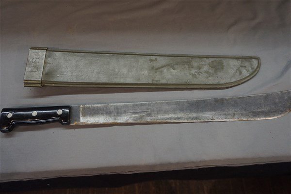 US 1945 B.M. Co Machete: A US B.M. Co. 1945 MacheteDimensions: 23"Blade made in Sheffield, England