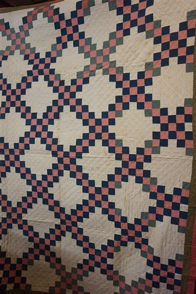 Wreath and Block Summer Quilt (1 of 4)