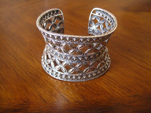 JOHN HARDY Kawung 18K/925 Wide Cuff Bracelet: Pre-owned JOHN HARDY Kawung 18K Yellow Gold .925 Sterling Silver Wide Cuff Bracelet