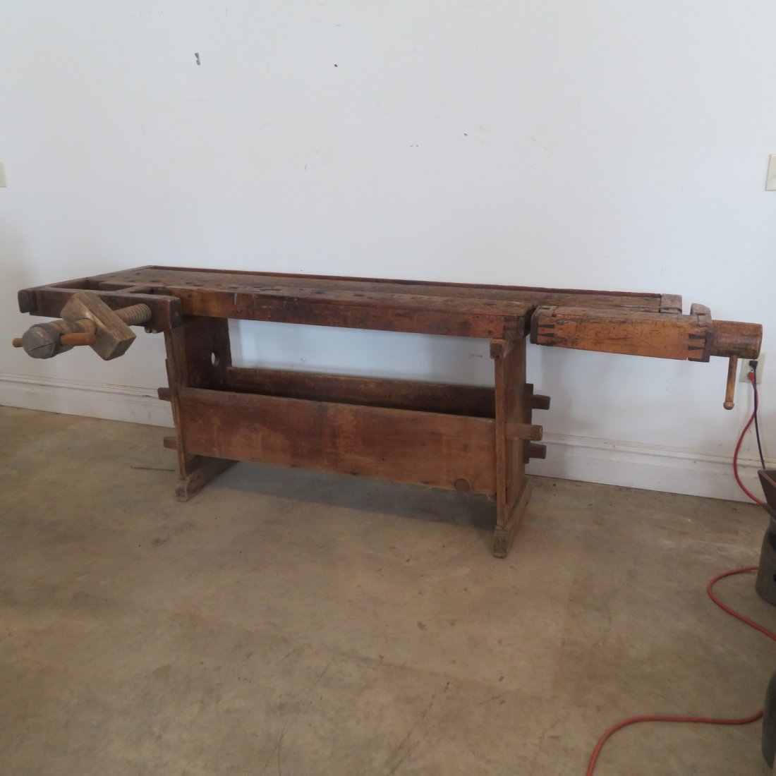 Early wood workbench with 2 vises: Early wood workbench with 2 vises, dovetailed construction, missing vise handle, 32" x 91" x 26"