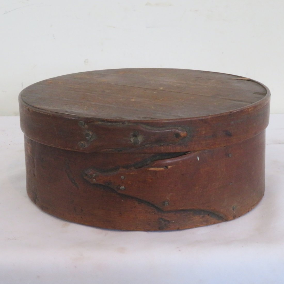Early pantry box with unusual fingers in natural patina: Early pantry box with unusual fingers in old natural patina, 4" x 9.5"
