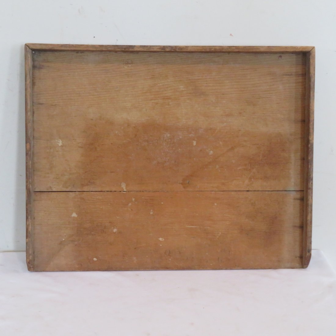 Pine dough board: Pine dough board with border on 3 sides, combination of square and round nails, 2" x 24" x 19"