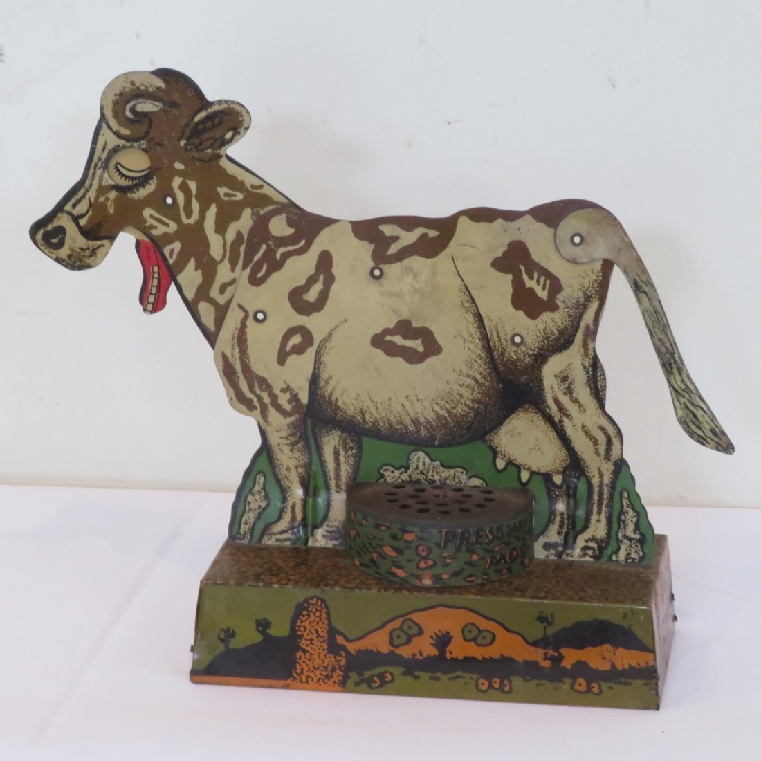 Tin litho milk cow with moo mechanism (1 of 3)