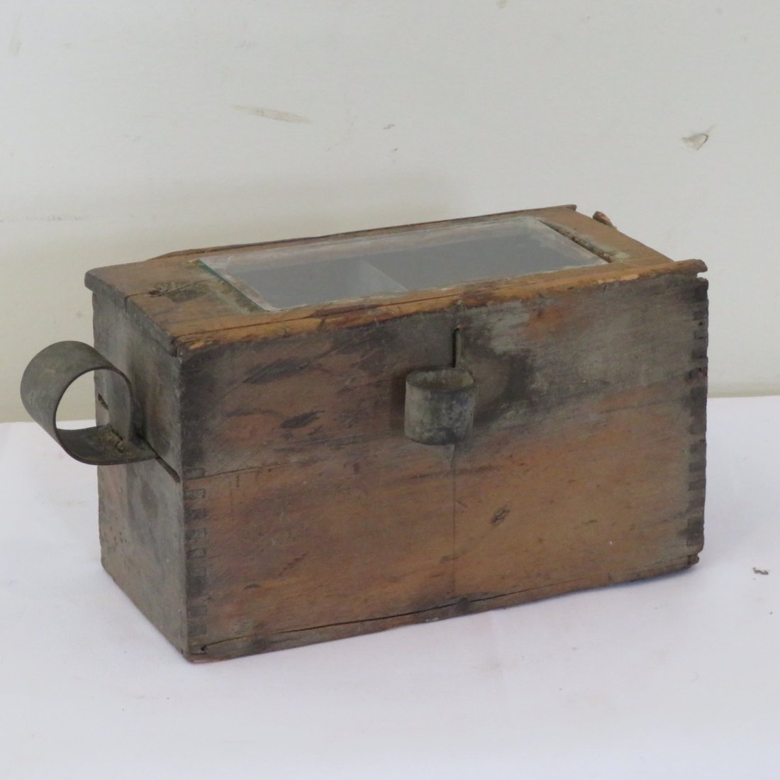 Pine machine dovetailed Queen Bee box (1 of 6)