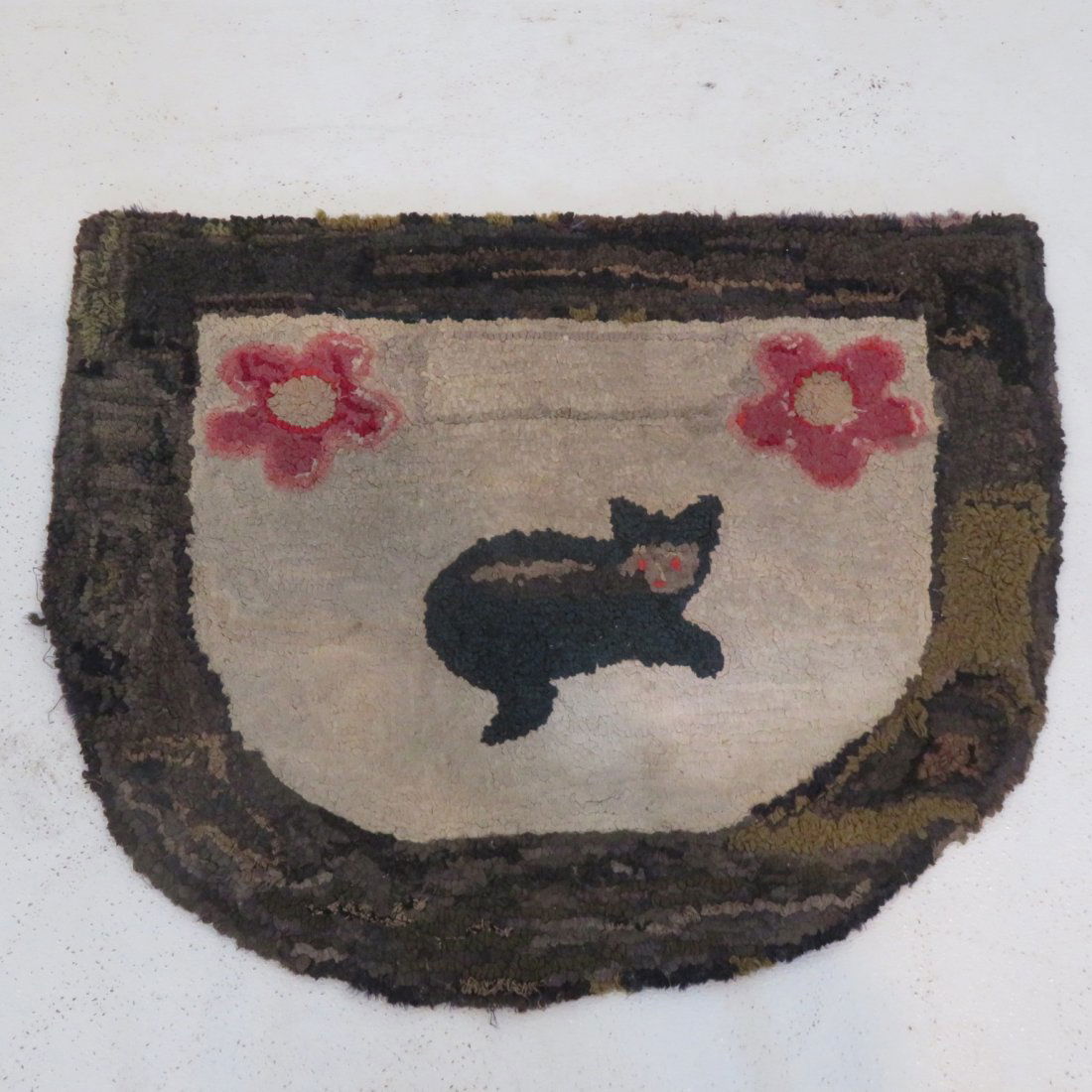 Hooked rug doormat with cat & flowers (1 of 2)