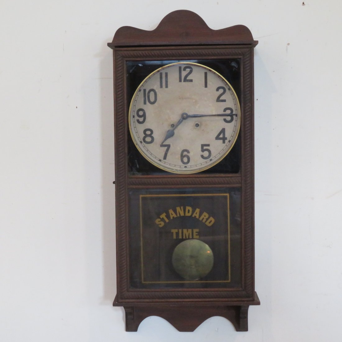 New Haven old store regulator clock (1 of 3)