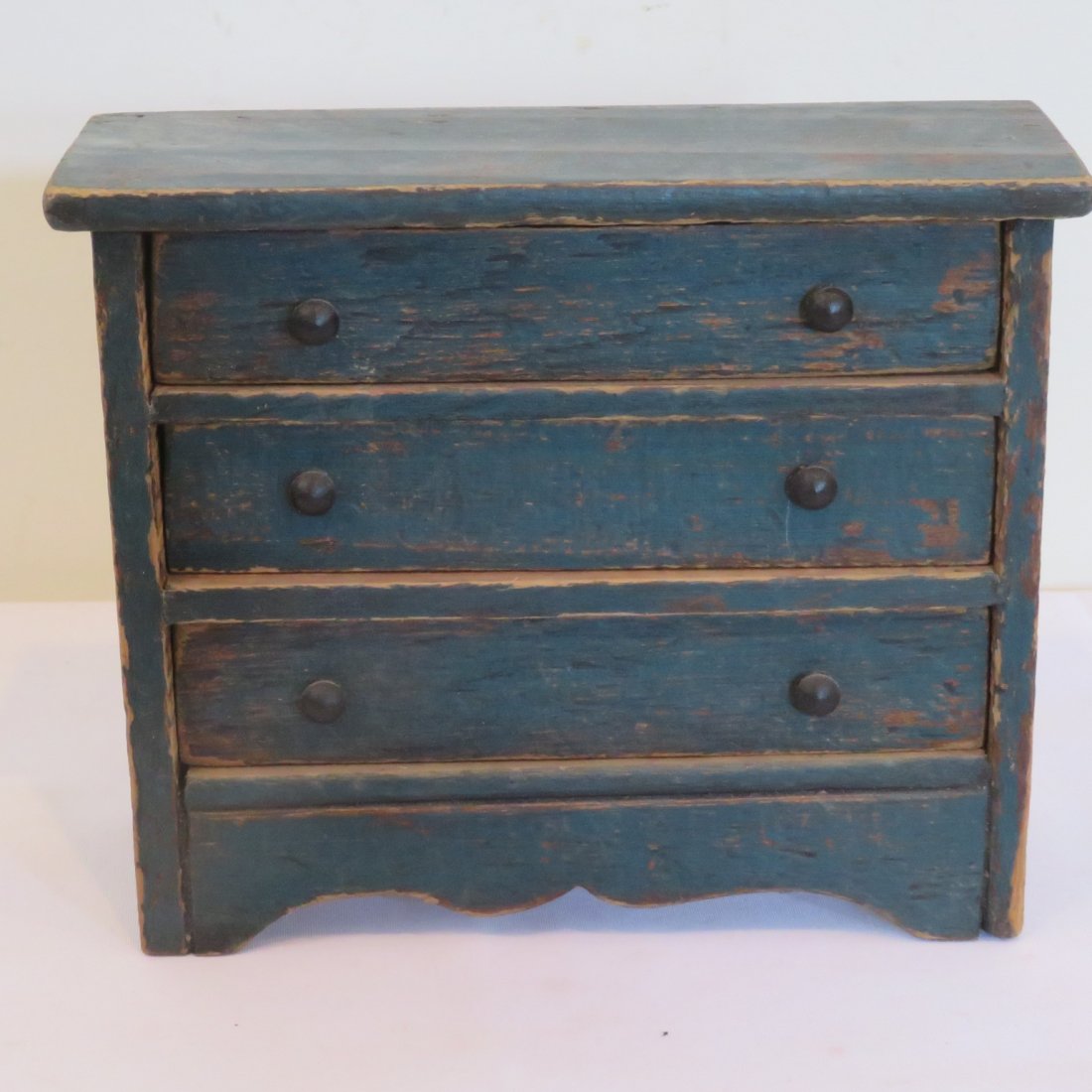 Folk art child's toy dresser (1 of 3)