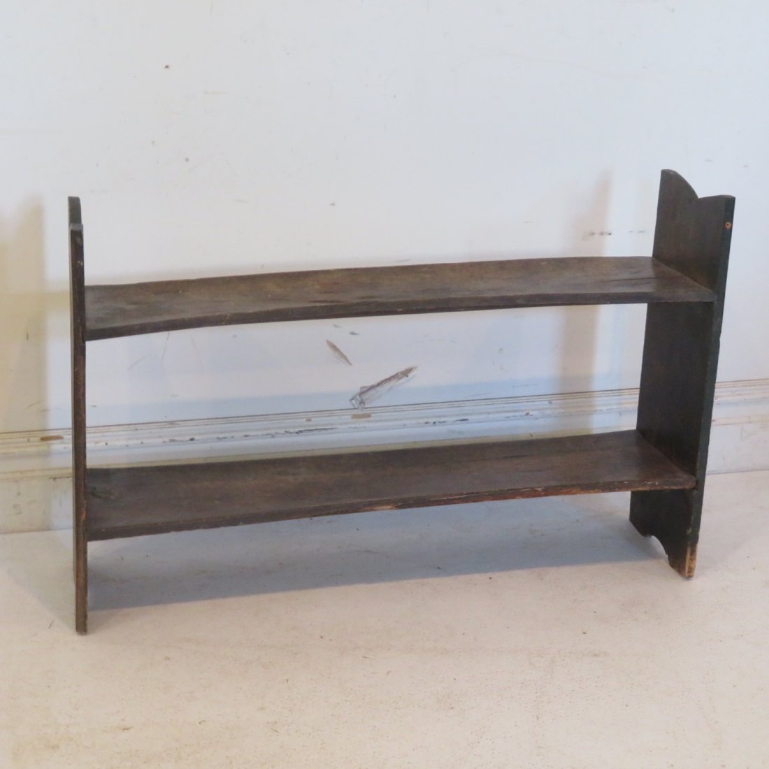 Pine bucket bench in old green paint (1 of 4)