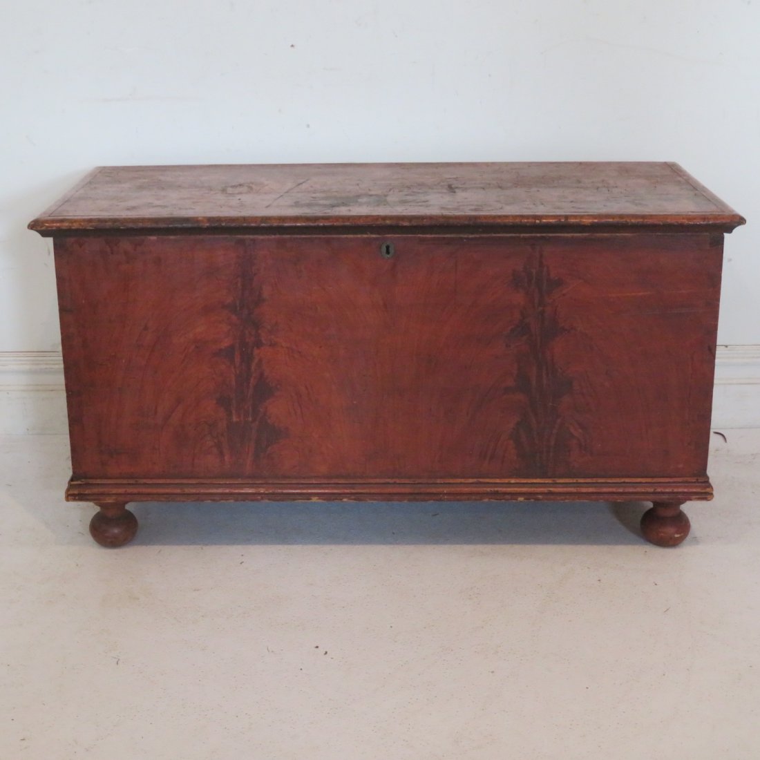 Early ball foot dovetailed pine blanket chest (1 of 7)