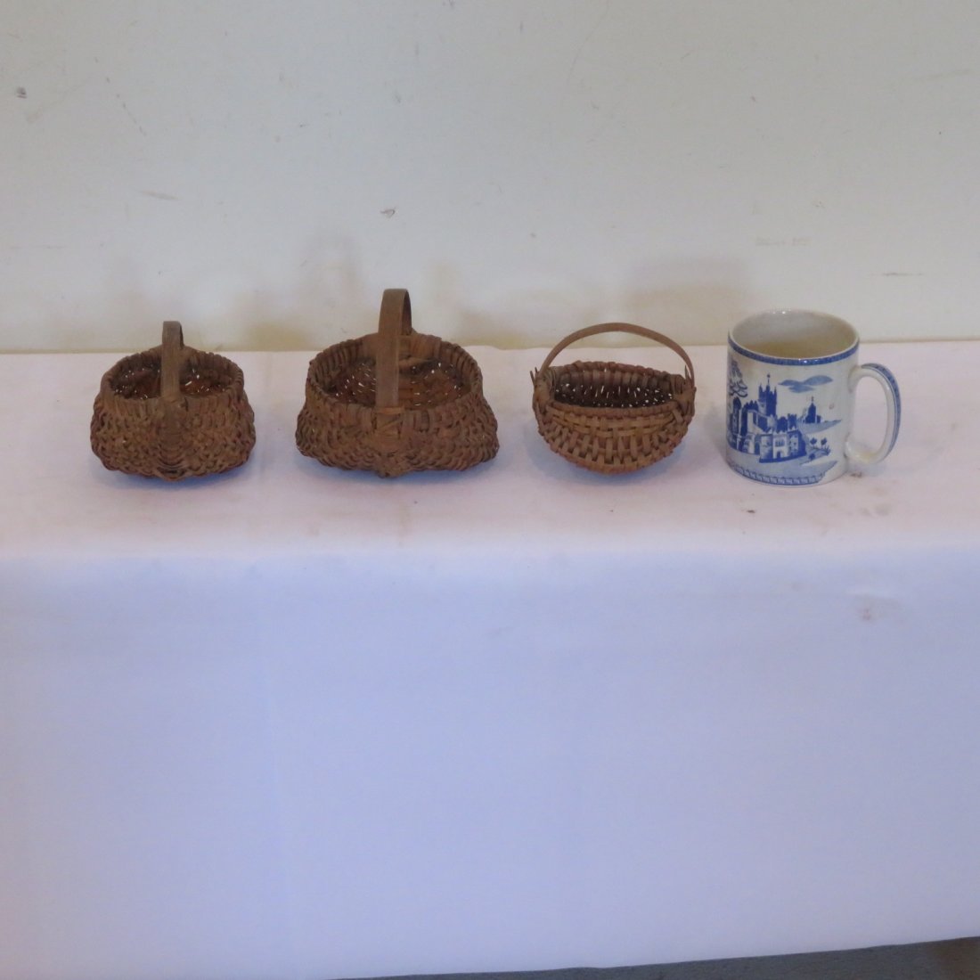 3 miniature splint baskets (1 of 8)