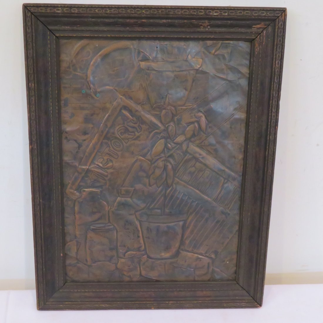 Hammered copper WW I Victory framed plaque (1 of 7)