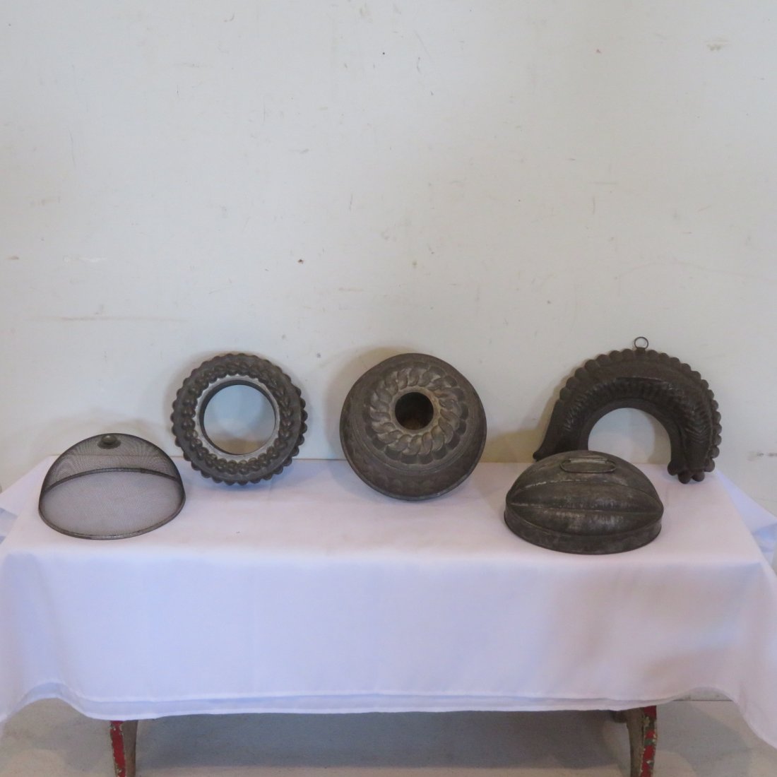 4 metal food molds and 1 fly cover (1 of 5)