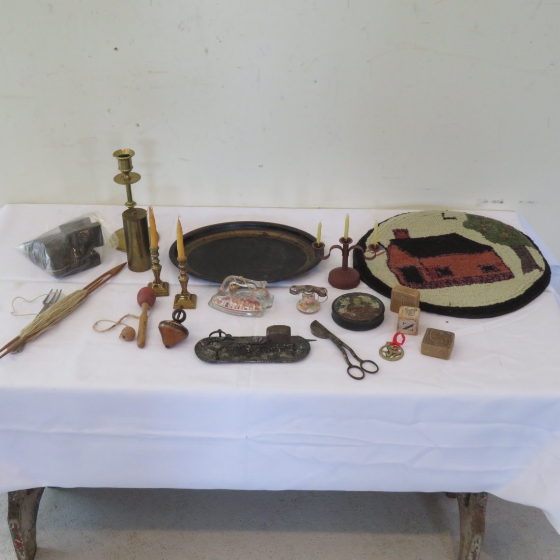 Group of misc collectibles (1 of 5)