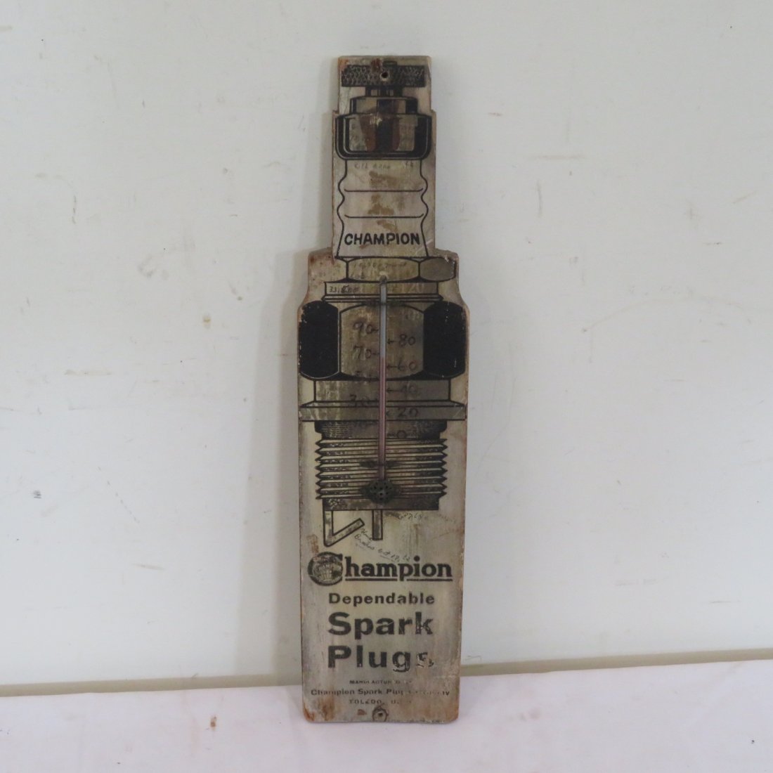 Early Champion spark plug wood thermometer (1 of 5)