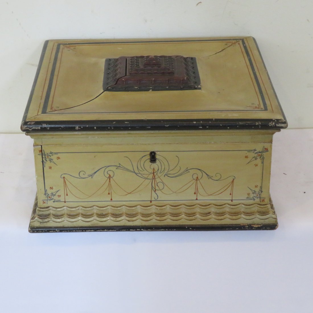 Paint decorated dresser box (1 of 5)