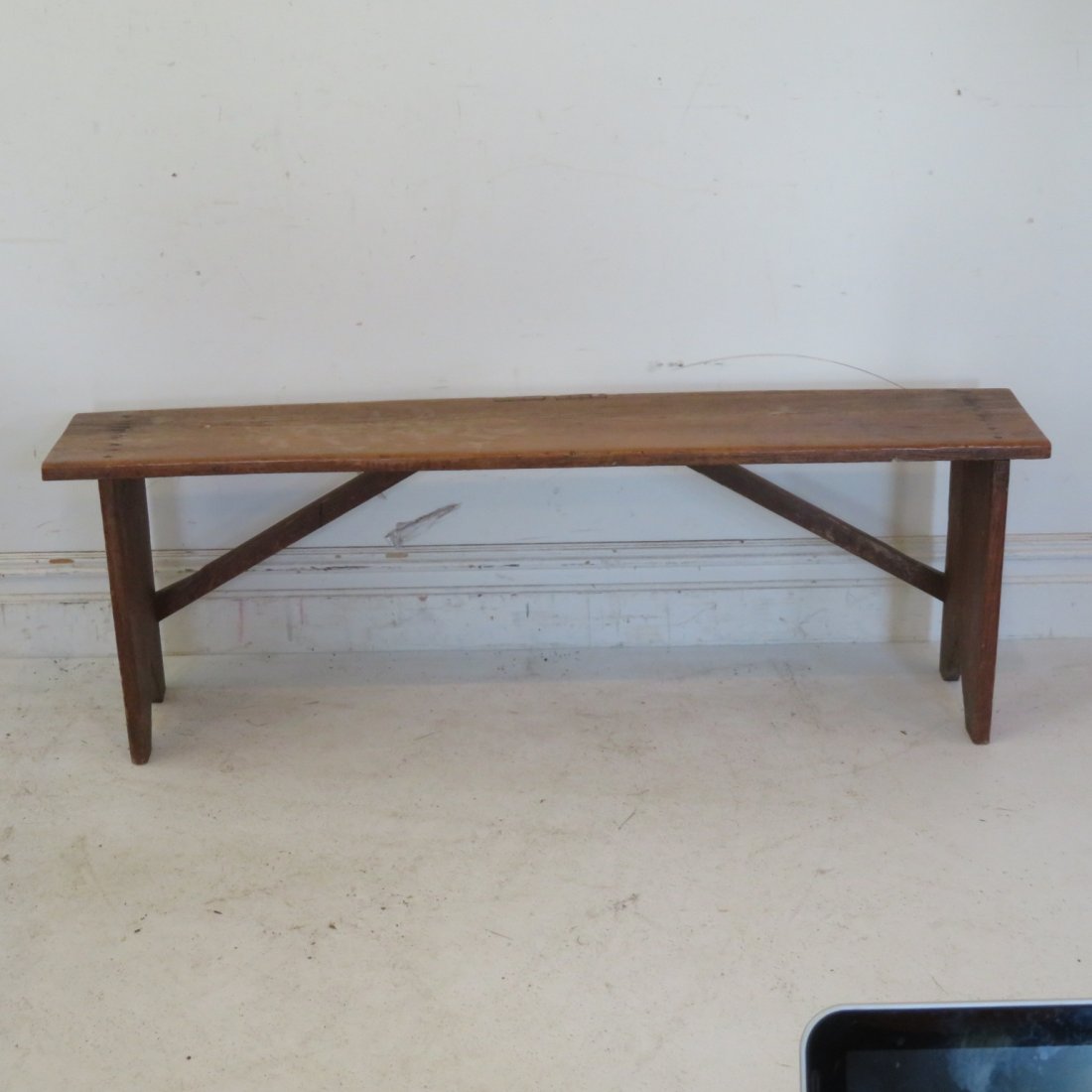 Primitive pine bench (1 of 5)