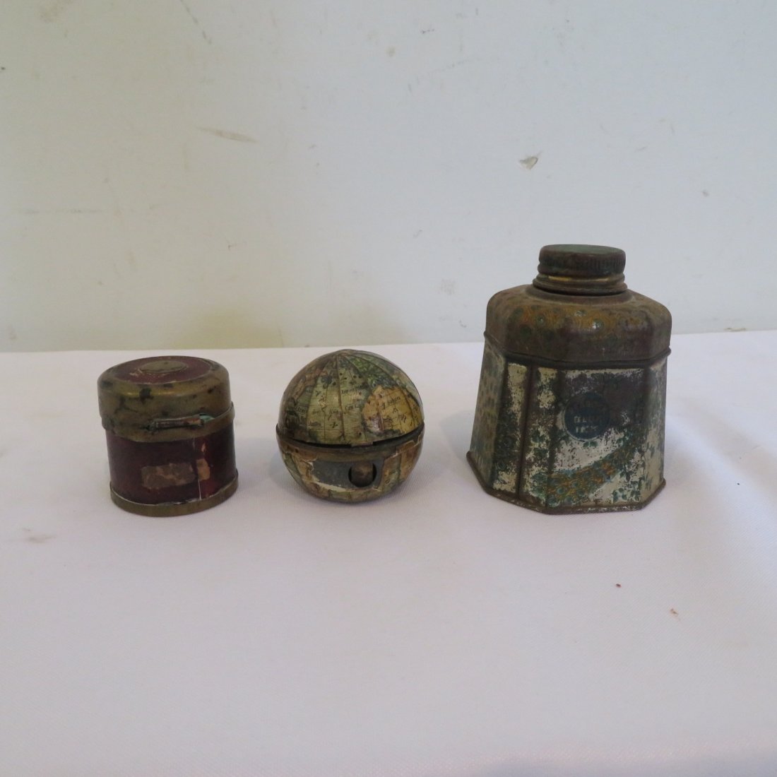 2 small inkwells and 1 ink bottle enclosed in tin (1 of 7)