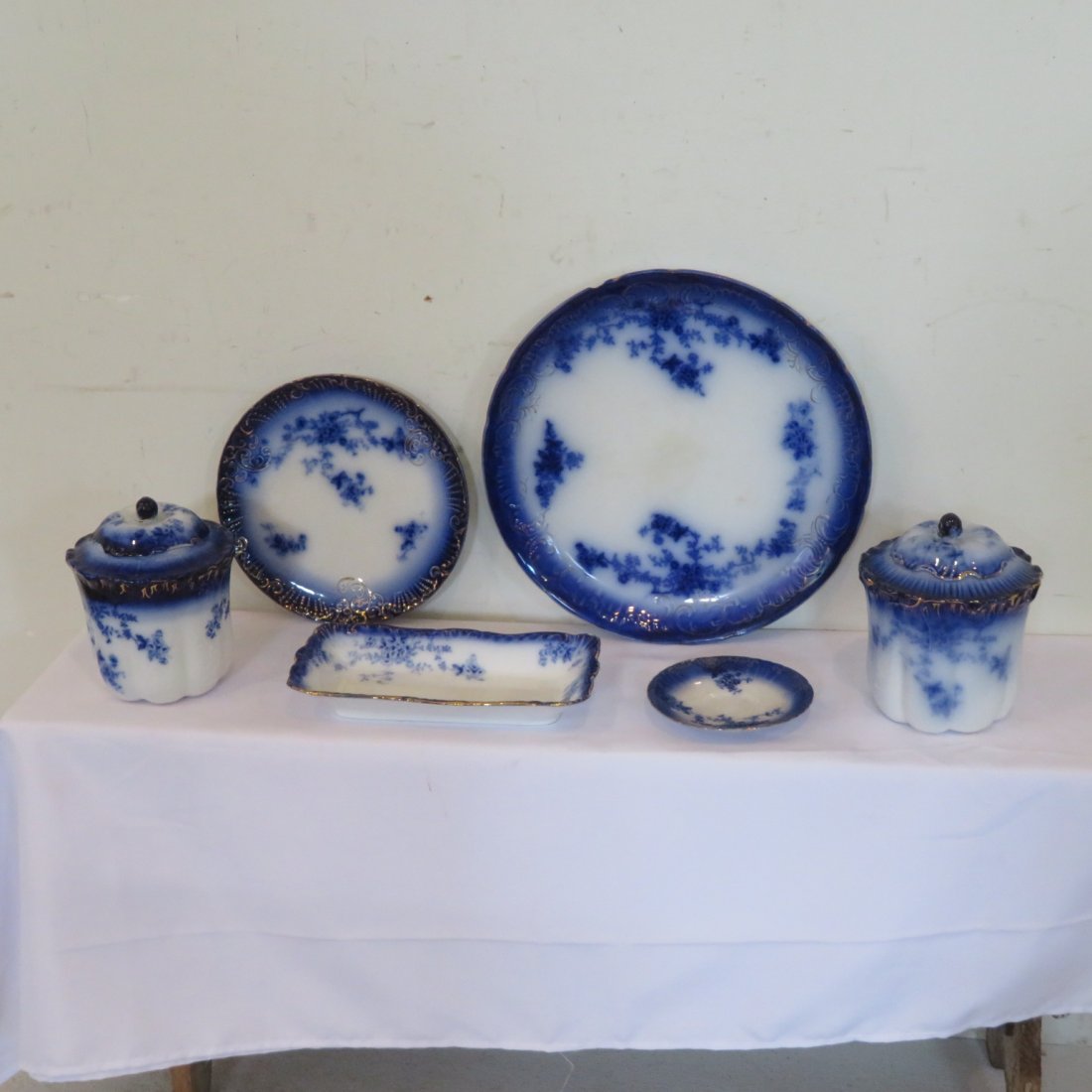 6 pieces of LaBelle flow blue china (1 of 6)