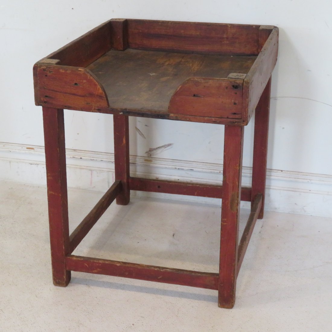 Pine country sorting table in old red paint (1 of 4)