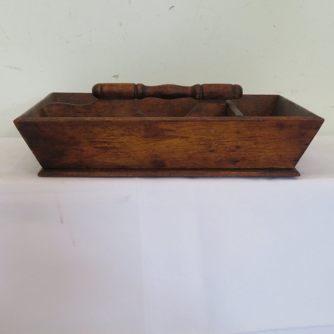 Walnut utensil carrier (1 of 4)