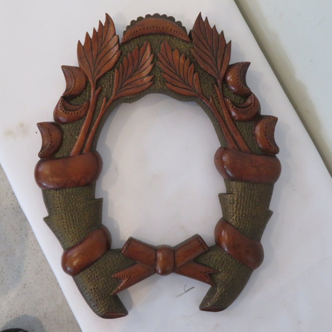 Folk art carved picture frame (1 of 2)