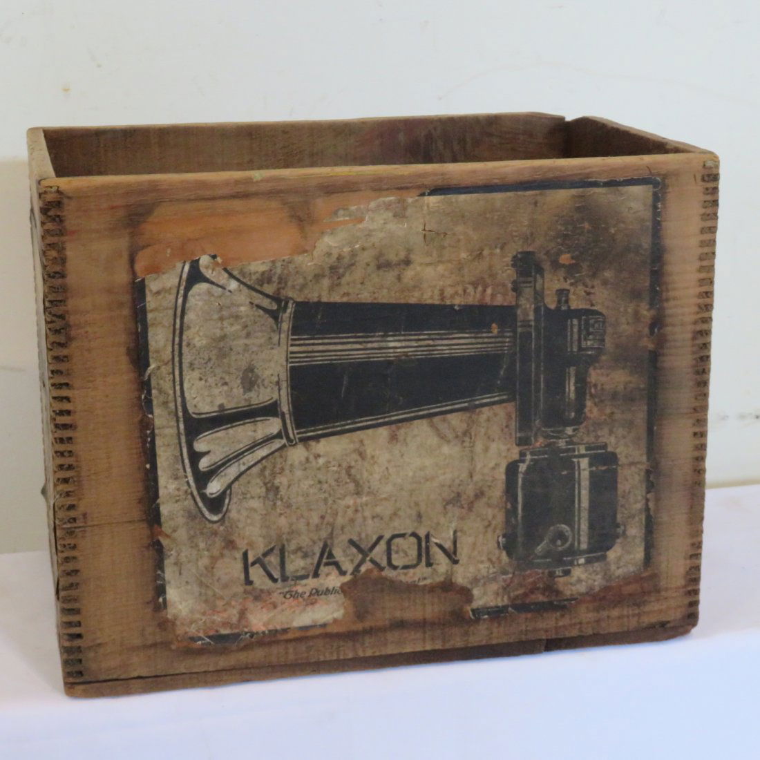 Wooden shipping crate for Klaxon horn (1 of 5)