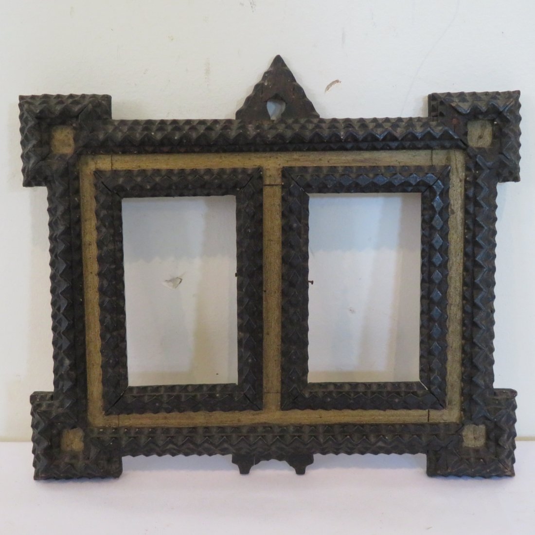 Tramp art picture frame (1 of 2)