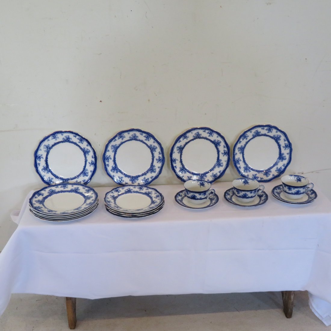 20 pcs of Hamilton flow blue (1 of 3)