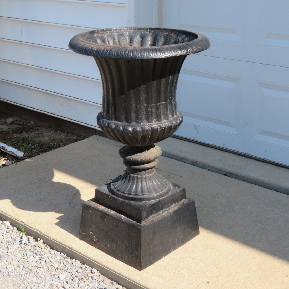 Victorian 2 pc. cast iron garden urn (1 of 4)