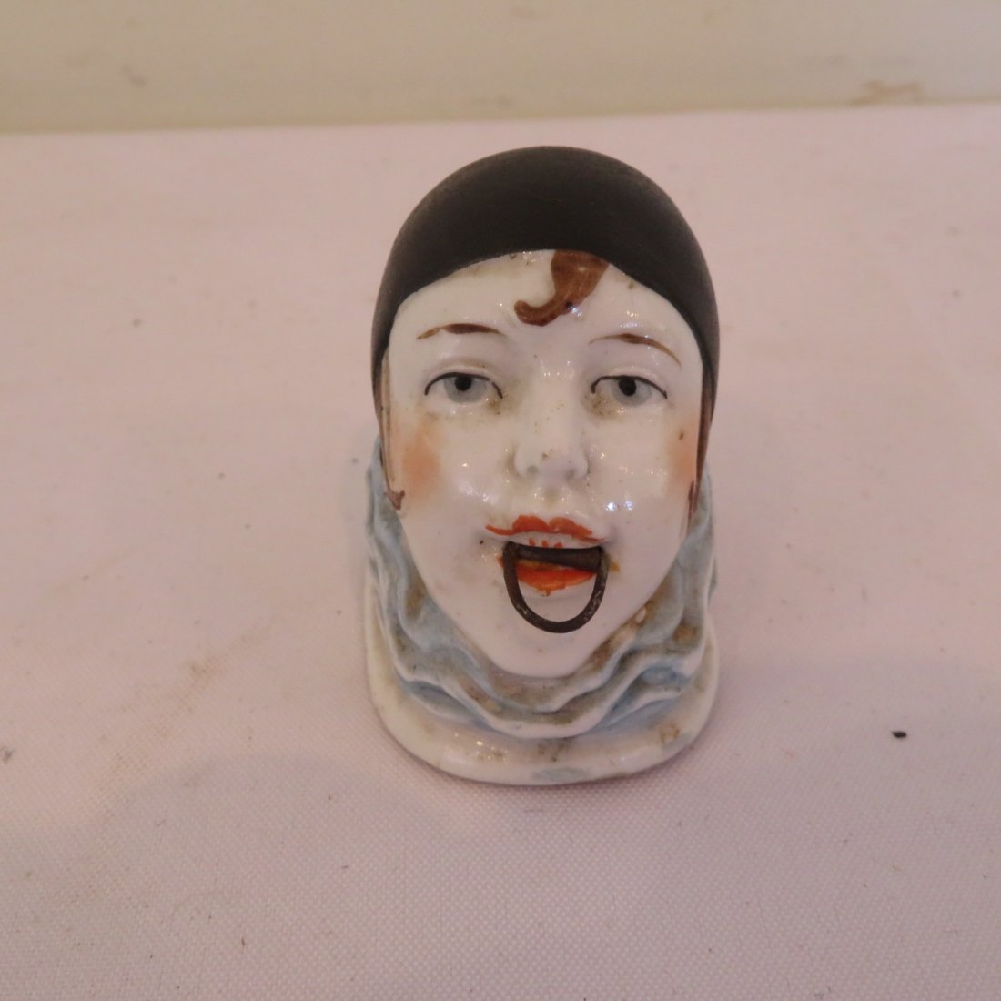 Art Nouveau porcelain lady tape measure (1 of 6)