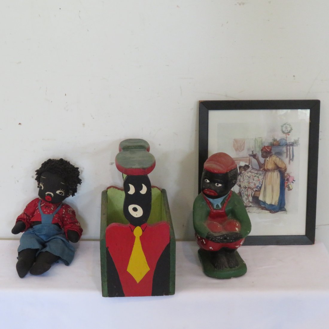 4 pcs of black memorabilia (1 of 7)