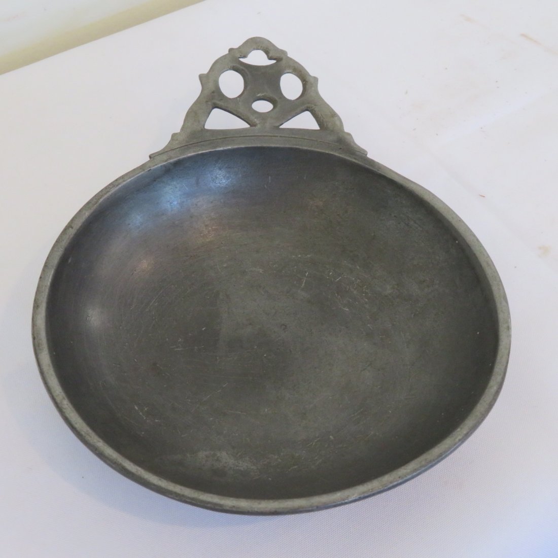 Pewter porringer signed (1 of 3)