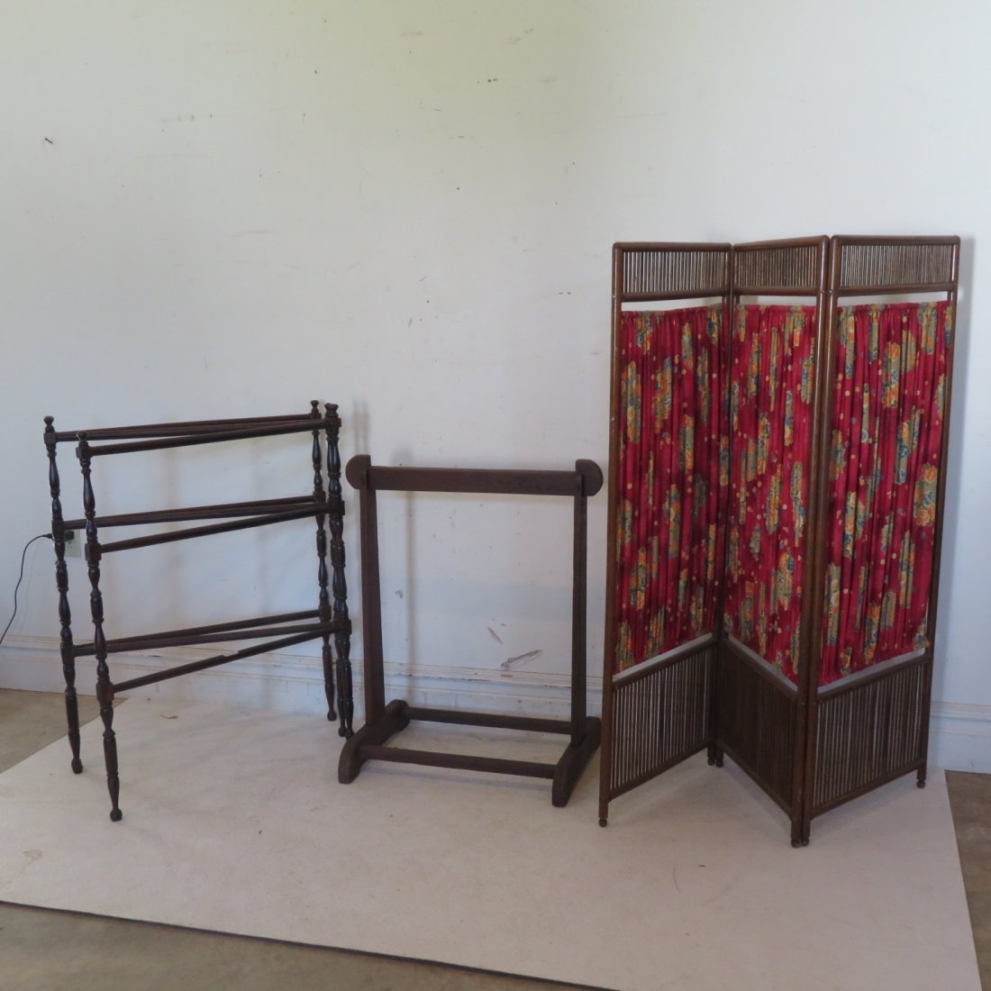2 wooden quilt racks and tri-fold oak dressing screen (1 of 5)