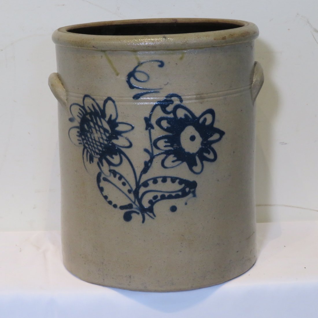 6 gal unmarked stoneware jar w/blue decoration (1 of 4)
