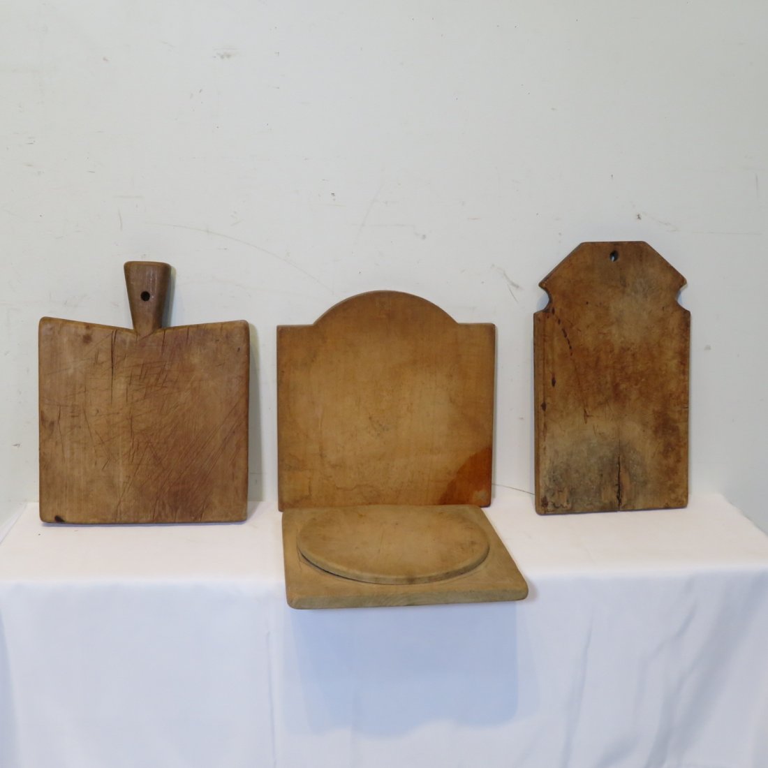 4 old wooden bread boards (1 of 5)