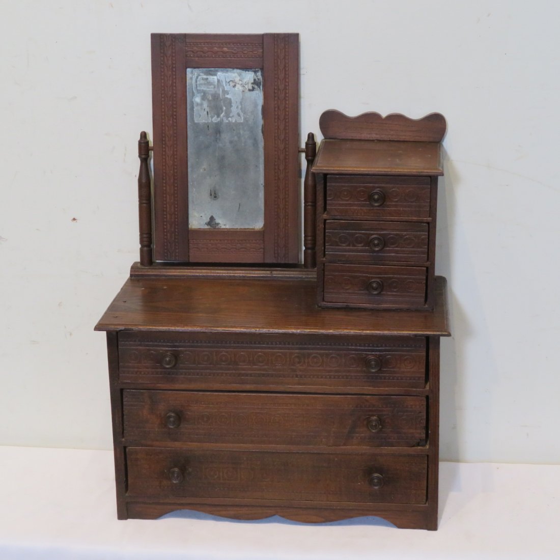 Child's oak mirrored dresser (1 of 5)