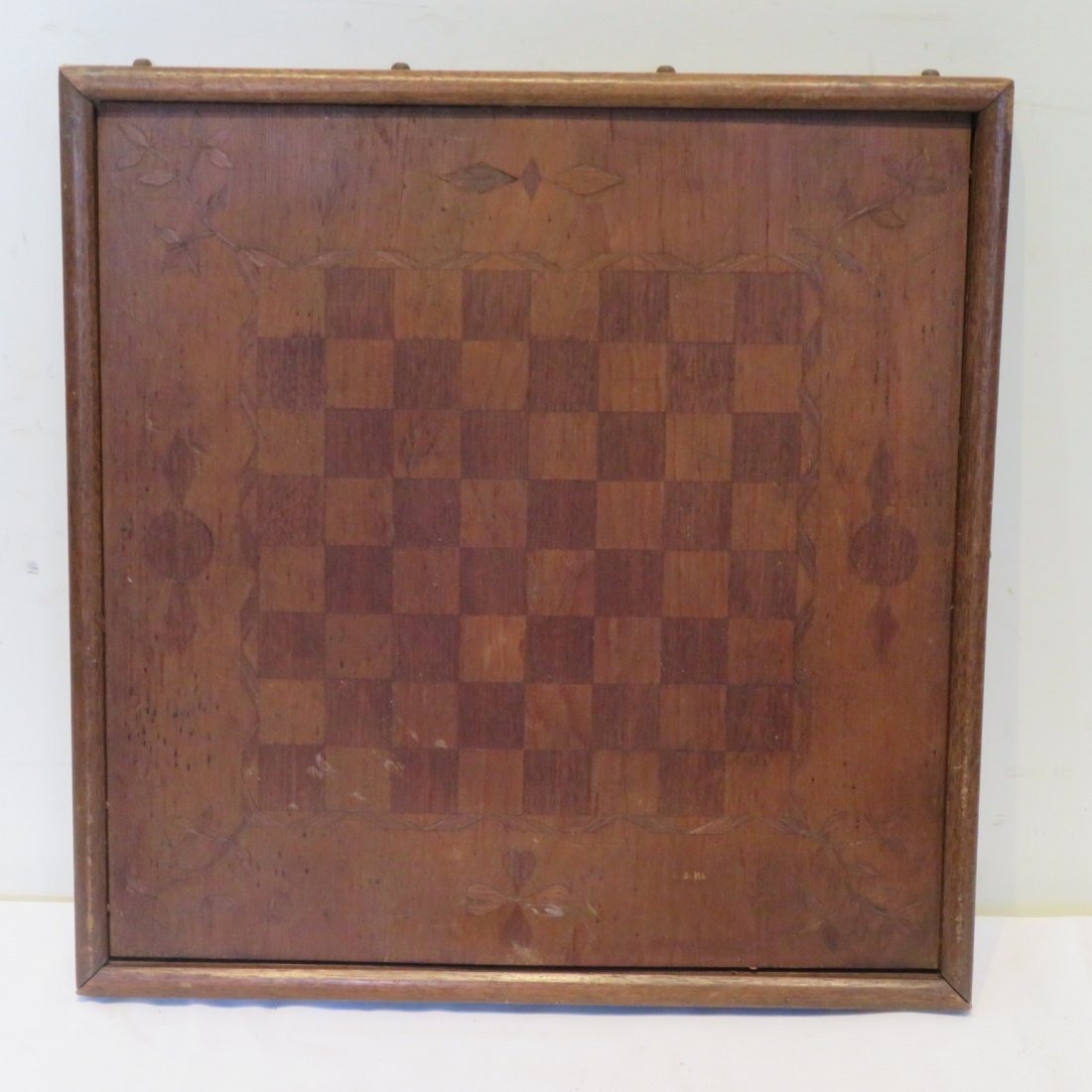 Inlaid walnut and pine game board (1 of 8)
