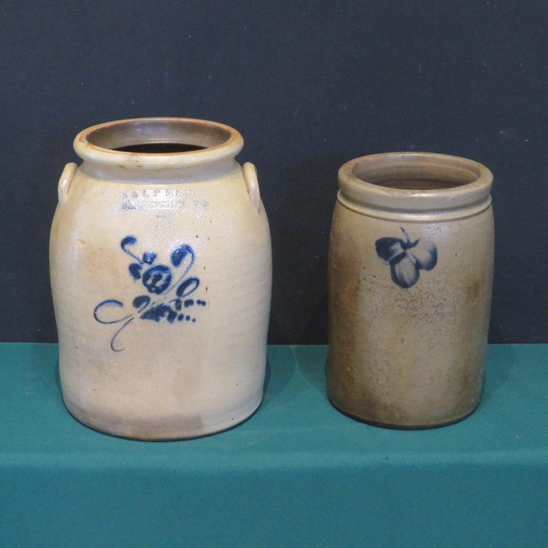 2 stoneware jars with blue decoration (1 of 5)