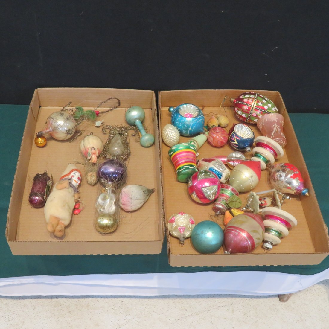 2 boxes of vintage Christmas ornaments (1 of 5)