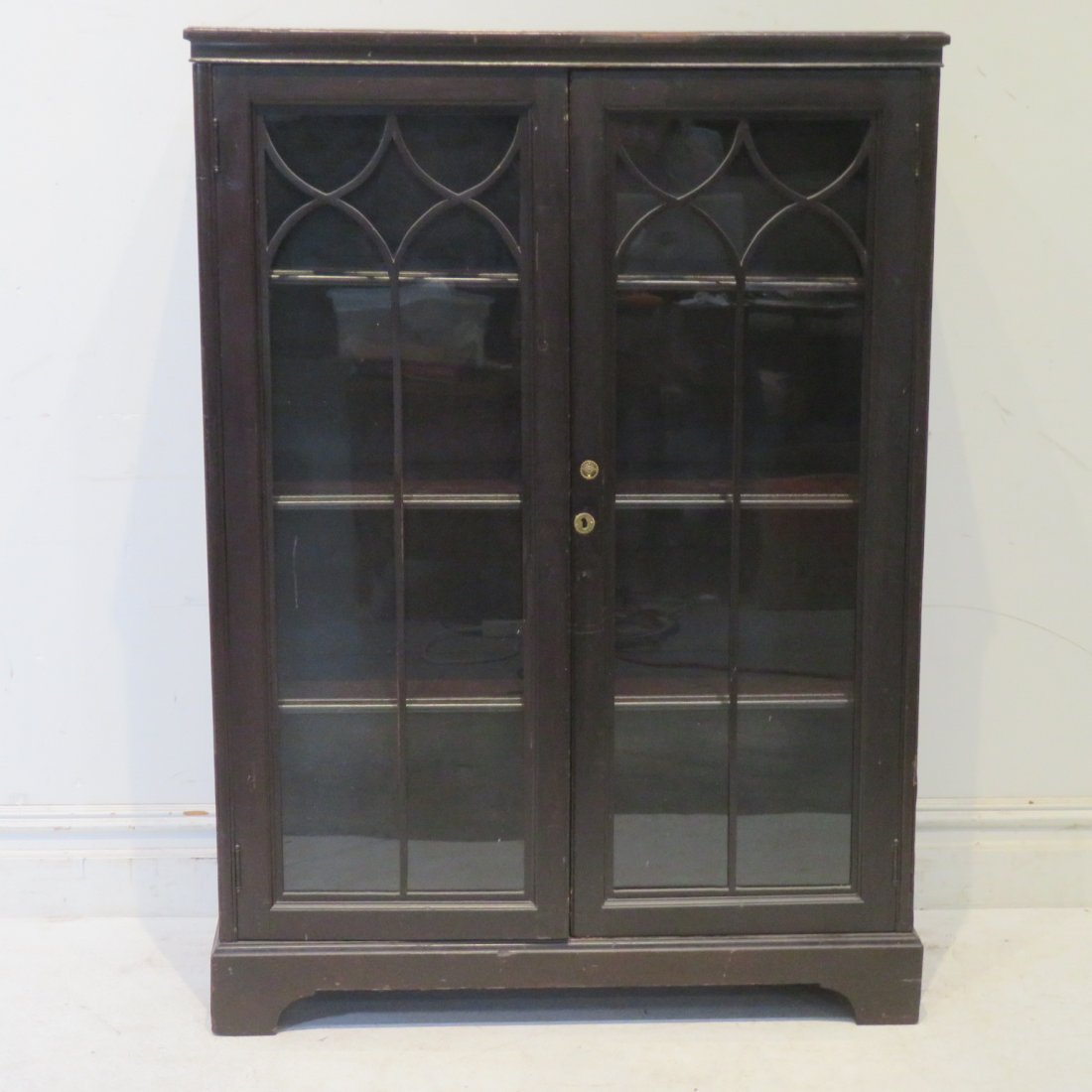 Ca 1920 mahogany glass door bookcase (1 of 3)