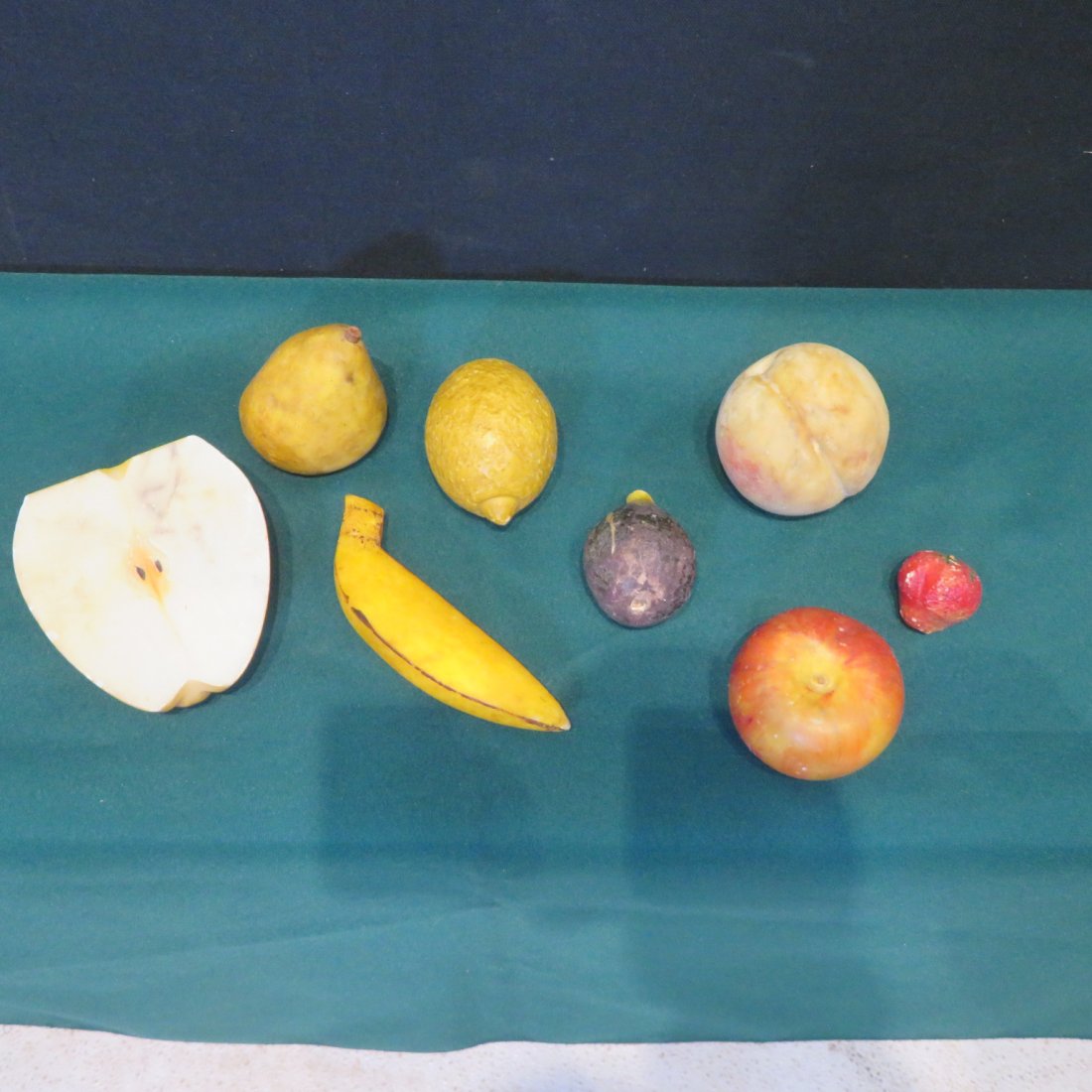 8 pcs of stone fruit (1 of 3)