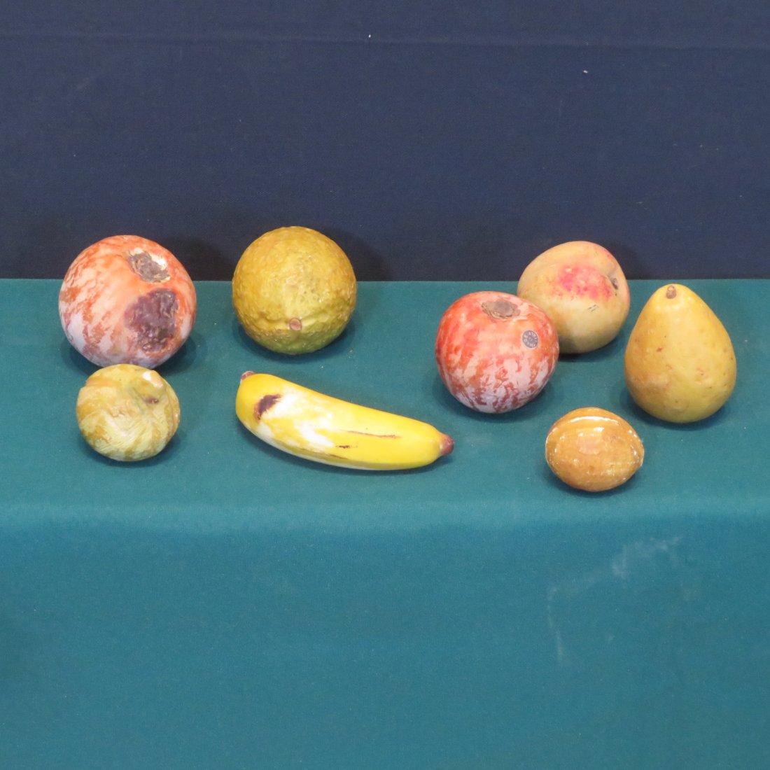 8 pcs of stone fruit (1 of 3)