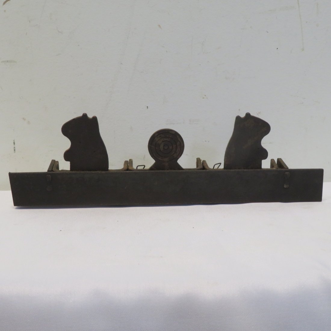 Iron 3 figure shooting gallery target (1 of 5)